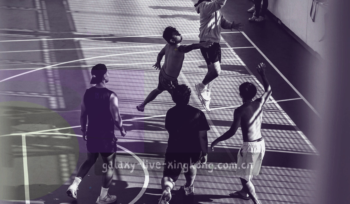 抽象数据粒子沿轨道流动并叠加柱状图表的合成图